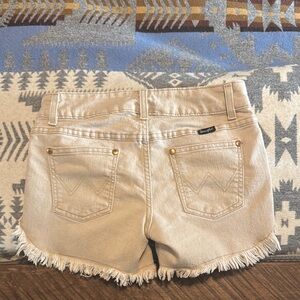 Wrangler Womens Tan Denim Shorts size 5/6.